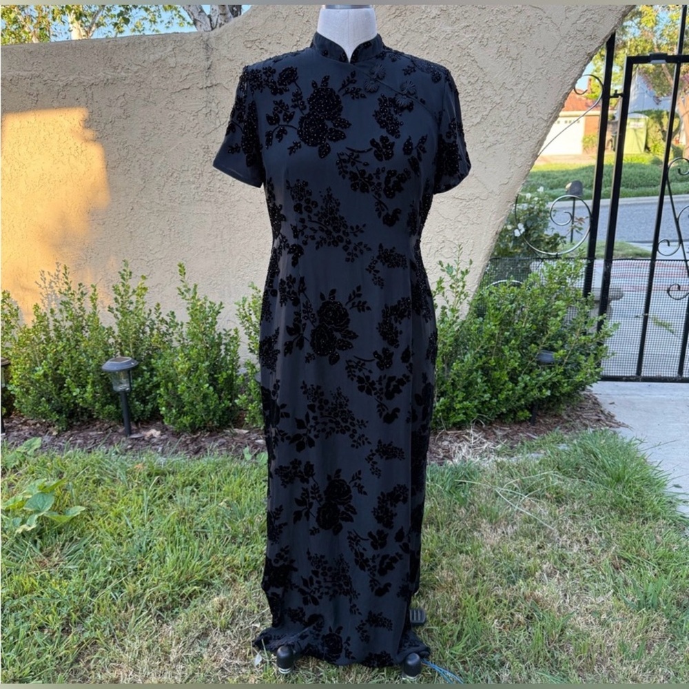 Vintage PAPELL Boutique Elegant Black Floral Velvet Cheongsam Dress